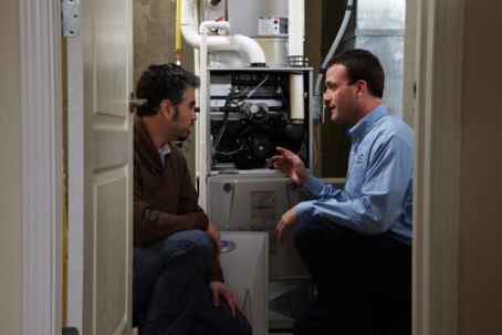 technician talking to a client
